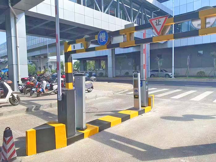 廣場(chǎng)車牌識(shí)別系統(tǒng)