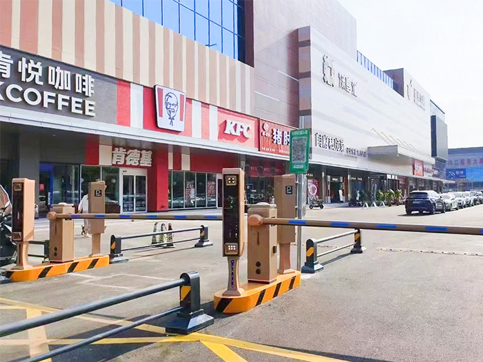 某商場(chǎng)停車場(chǎng)采用 “安快” 車牌識(shí)別系統(tǒng)