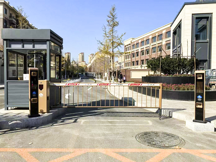 某別墅區(qū)采用 “安快” 一進(jìn)一出柵欄道閘