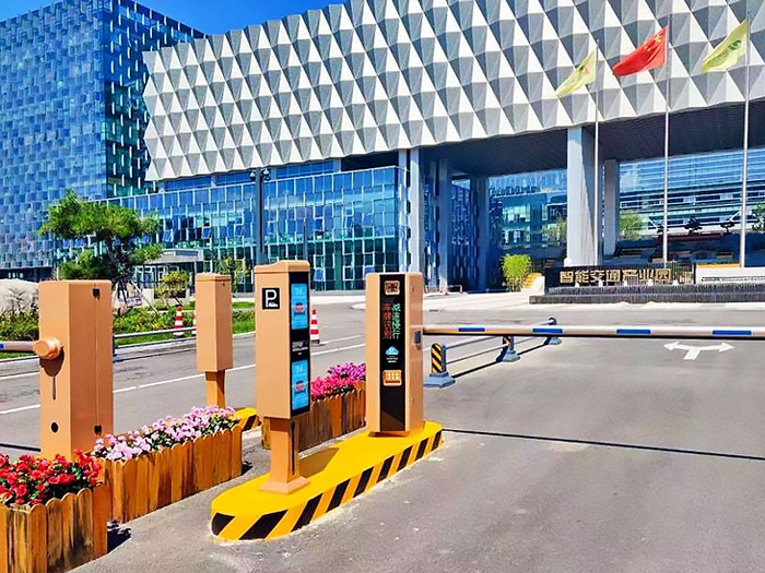 某產(chǎn)業(yè)園采用 “安快” 一進一出停車管理